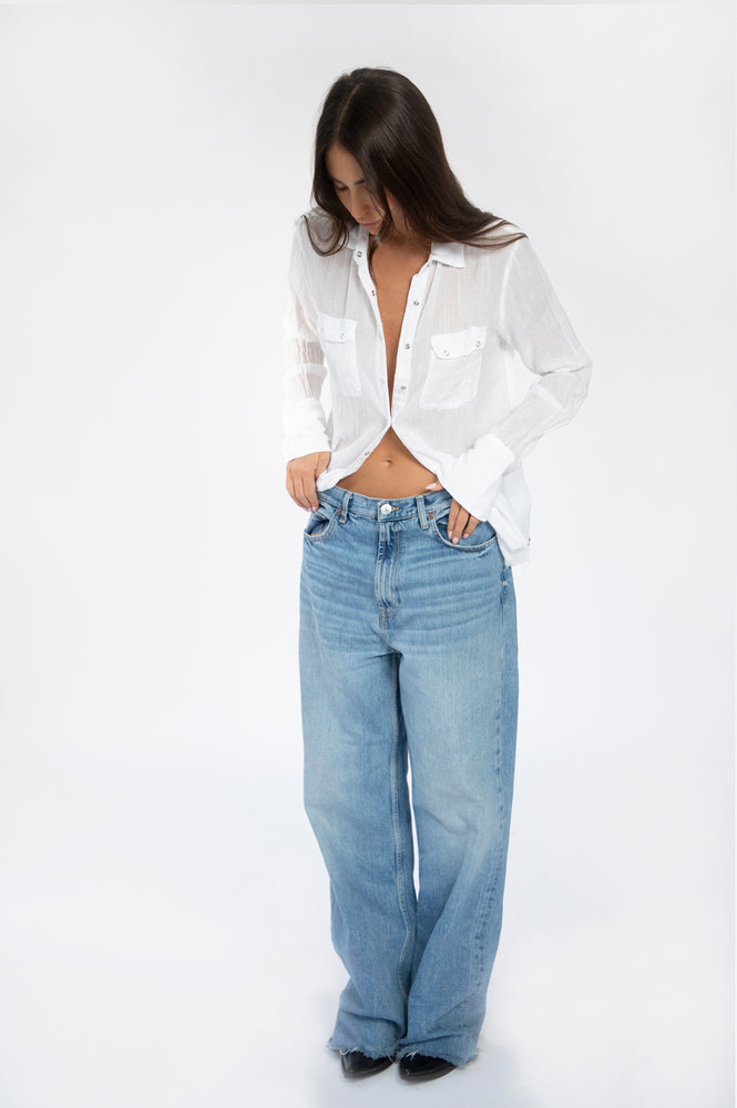 
                  
                    Load image into Gallery viewer, White classic gauze shirt
                  
                