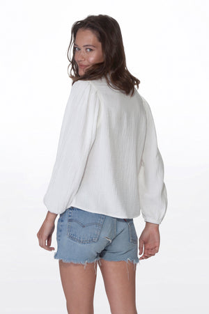 
                  
                    Load image into Gallery viewer, White Puff Sleeve Blouse
                  
                
