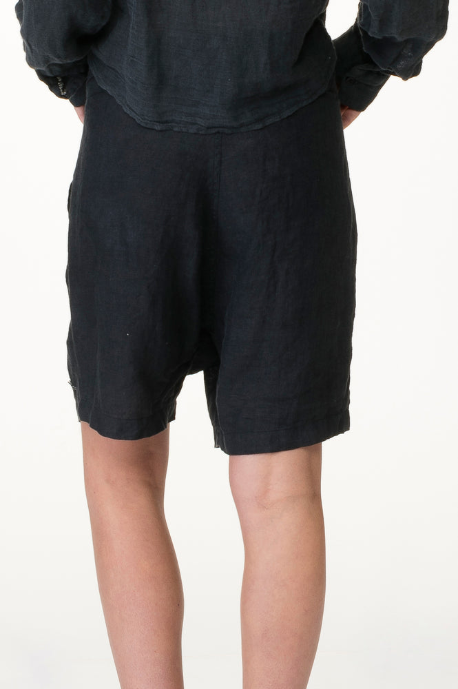 
                  
                    Load image into Gallery viewer, Black washed linen fisherman&amp;#39;s shorts
                  
                