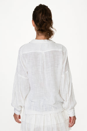 
                  
                    Load image into Gallery viewer, White Puffe Sleeve Blouse
                  
                