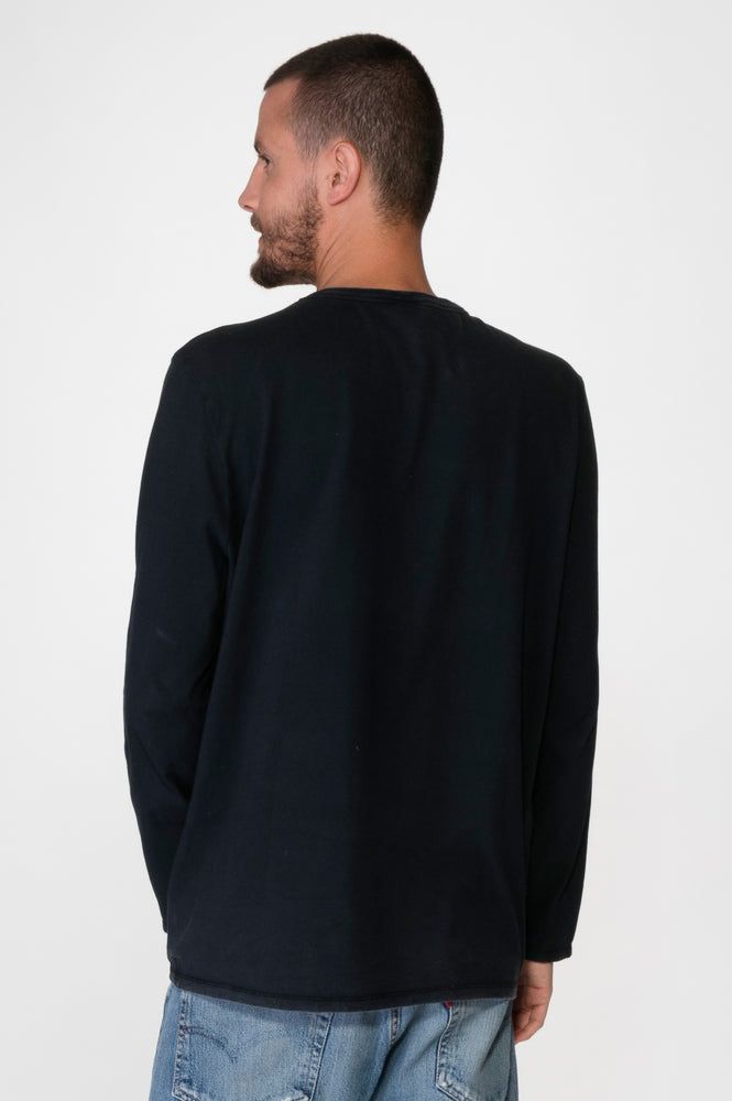 
                  
                    Load image into Gallery viewer, Black Men Washed Long Sleeves Tee
                  
                